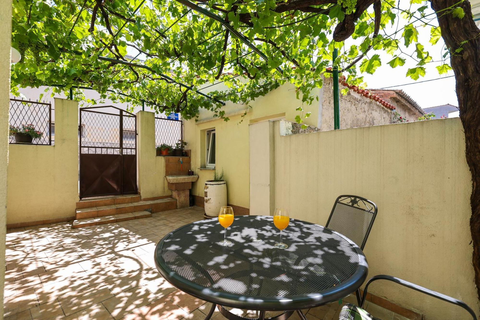 Vacation House Jakov Holiday home *